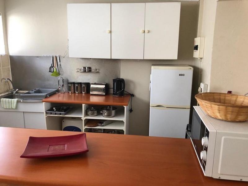 To Let 1 Bedroom Property for Rent in Edenvale Gauteng