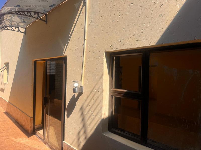 To Let 2 Bedroom Property for Rent in Kensington Gauteng
