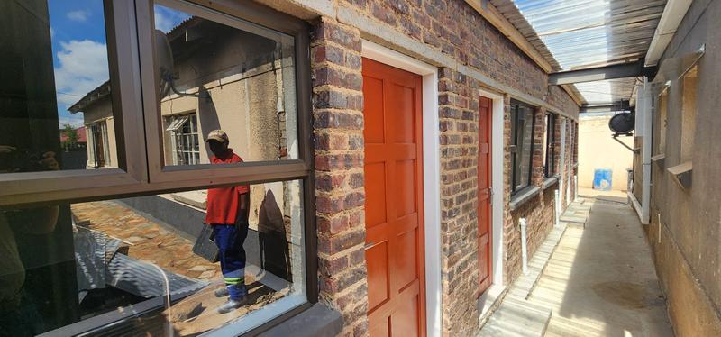 To Let 1 Bedroom Property for Rent in Orange Grove Gauteng