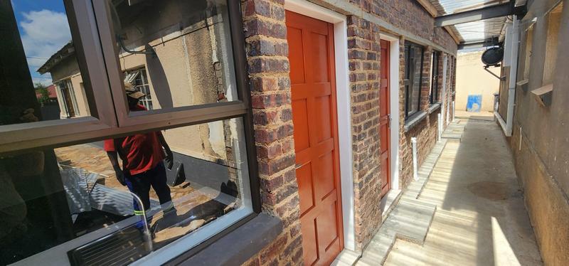 To Let 1 Bedroom Property for Rent in Orange Grove Gauteng