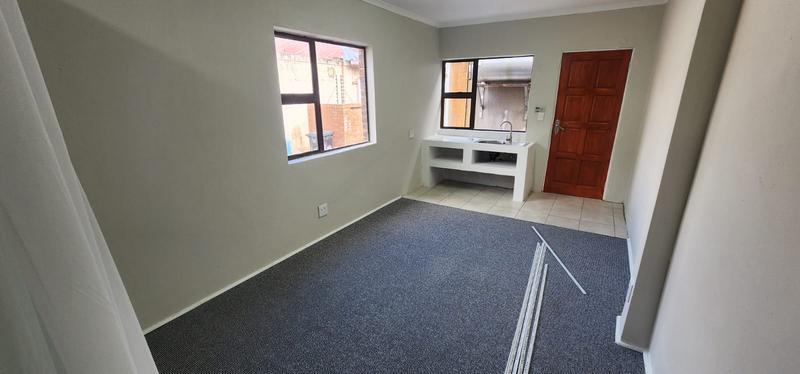 To Let 1 Bedroom Property for Rent in Orange Grove Gauteng