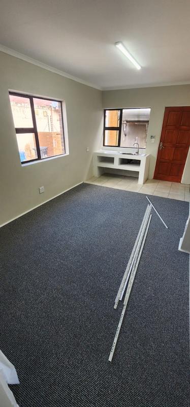 To Let 1 Bedroom Property for Rent in Orange Grove Gauteng