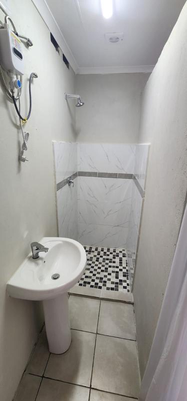 To Let 1 Bedroom Property for Rent in Orange Grove Gauteng