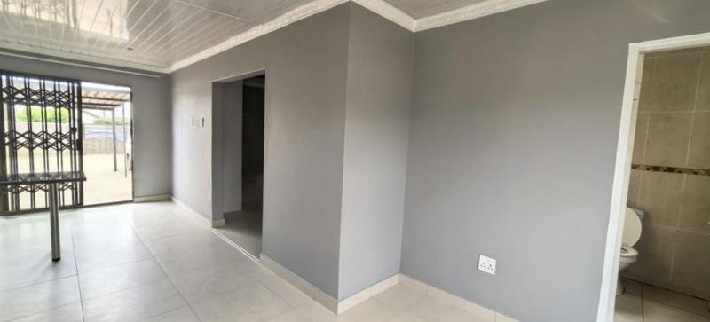 1 Bedroom Property for Sale in Protea Glen Gauteng