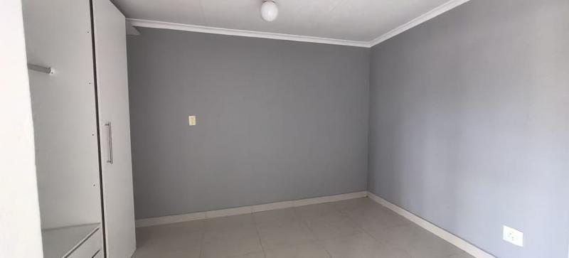 1 Bedroom Property for Sale in Protea Glen Gauteng