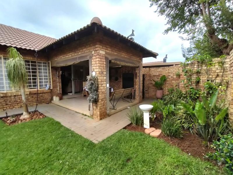 2 Bedroom Property for Sale in Annlin Gauteng