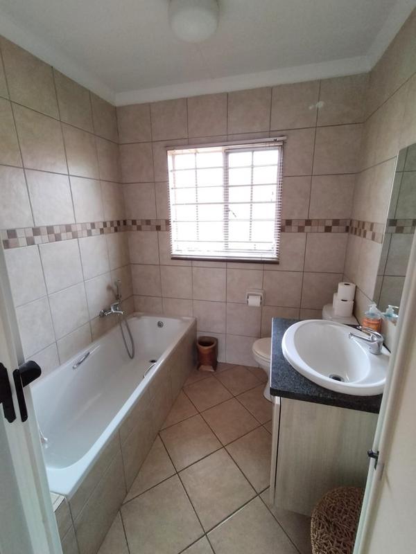 2 Bedroom Property for Sale in Annlin Gauteng