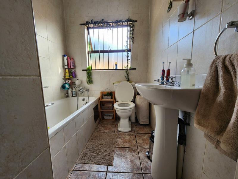 3 Bedroom Property for Sale in Annlin Gauteng