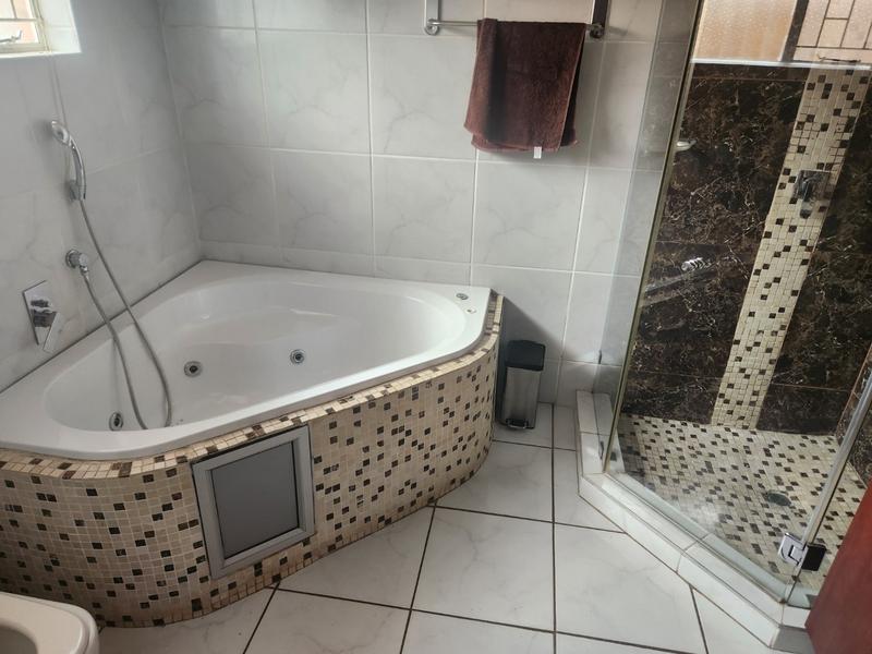 5 Bedroom Property for Sale in Wonderboom Gauteng