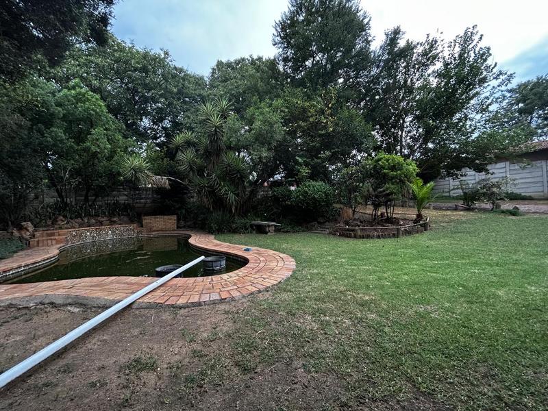 4 Bedroom Property for Sale in Vorna Valley Gauteng