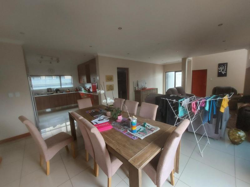 4 Bedroom Property for Sale in Raslouw Gardens Gauteng