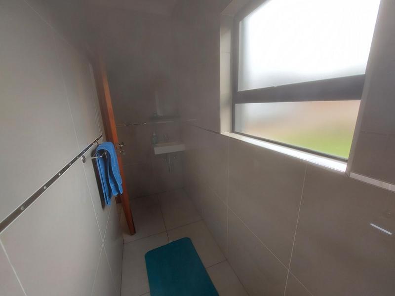 4 Bedroom Property for Sale in Raslouw Gardens Gauteng