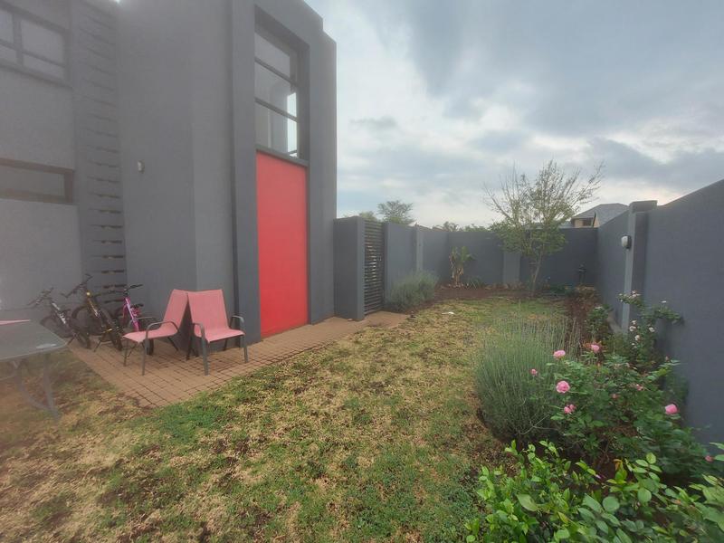 4 Bedroom Property for Sale in Raslouw Gardens Gauteng