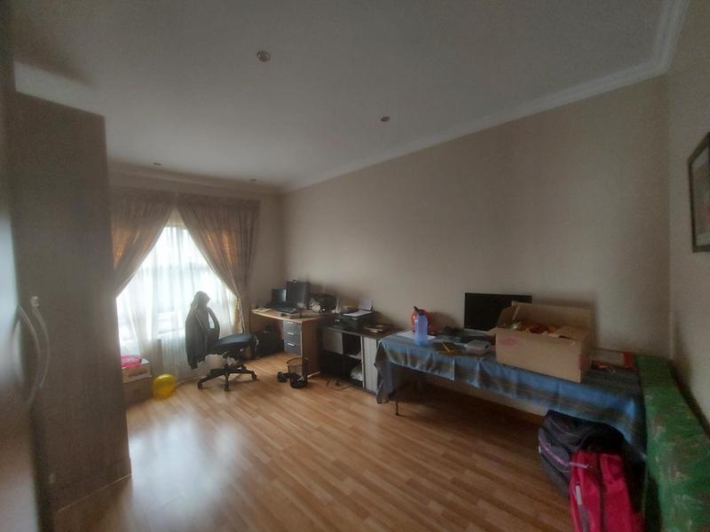 4 Bedroom Property for Sale in Raslouw Gardens Gauteng