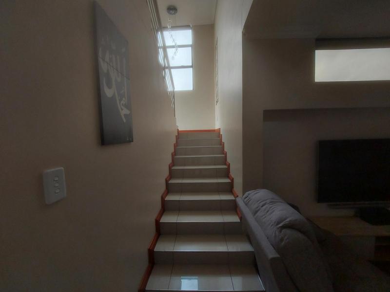 4 Bedroom Property for Sale in Raslouw Gardens Gauteng