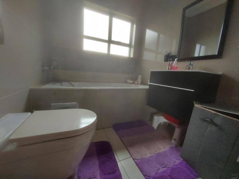 4 Bedroom Property for Sale in Raslouw Gardens Gauteng