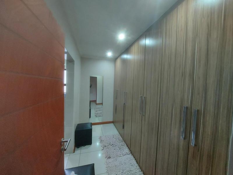 4 Bedroom Property for Sale in Raslouw Gardens Gauteng