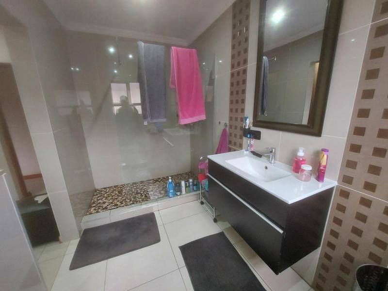 4 Bedroom Property for Sale in Raslouw Gardens Gauteng