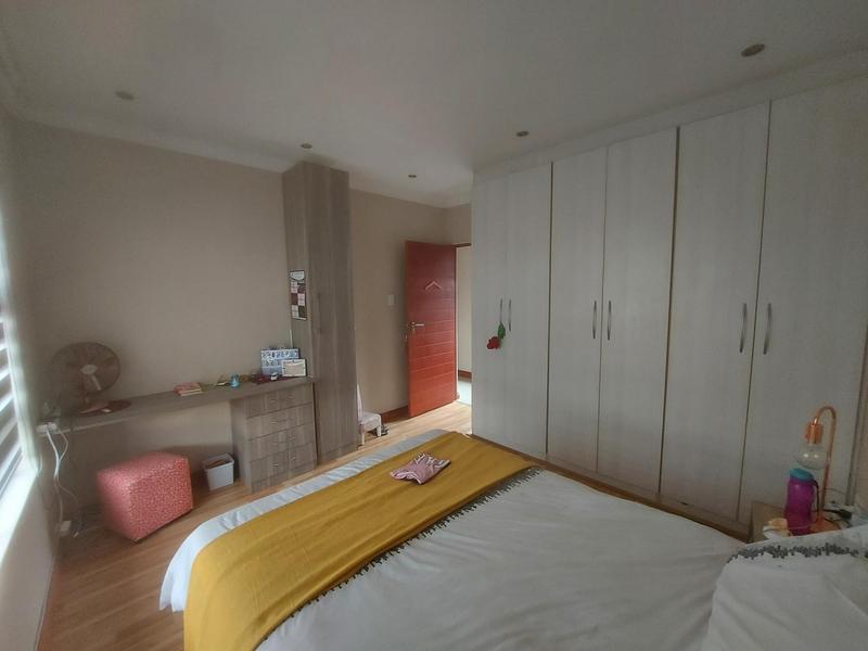 4 Bedroom Property for Sale in Raslouw Gardens Gauteng