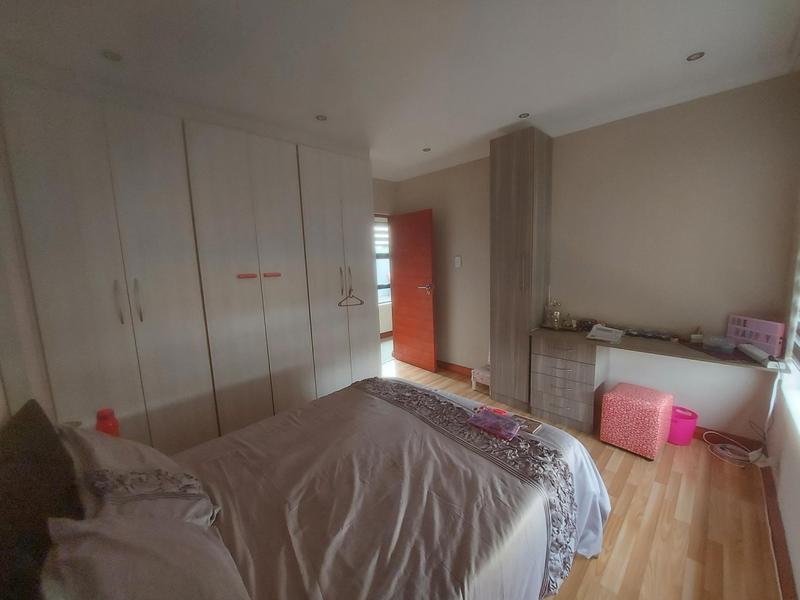 4 Bedroom Property for Sale in Raslouw Gardens Gauteng