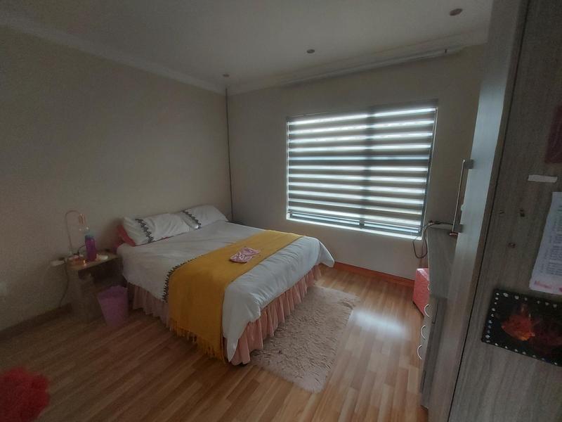 4 Bedroom Property for Sale in Raslouw Gardens Gauteng