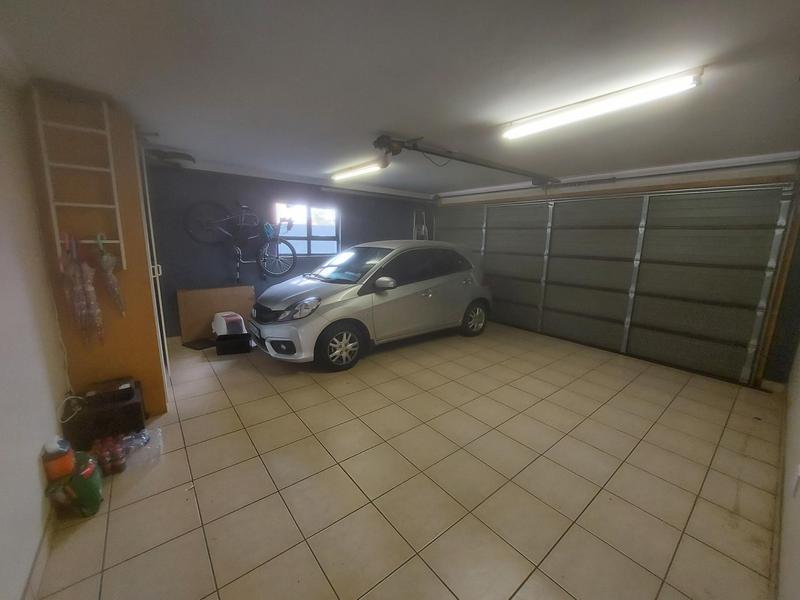 4 Bedroom Property for Sale in Raslouw Gardens Gauteng