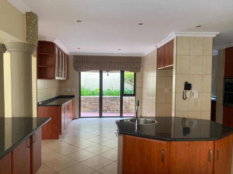 To Let 7 Bedroom Property for Rent in Dainfern Golf Estate Gauteng