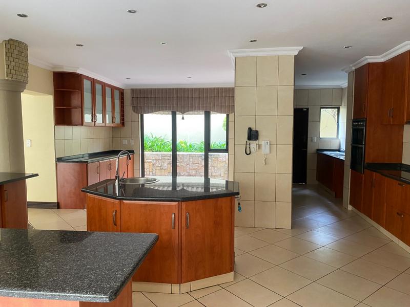 To Let 7 Bedroom Property for Rent in Dainfern Golf Estate Gauteng