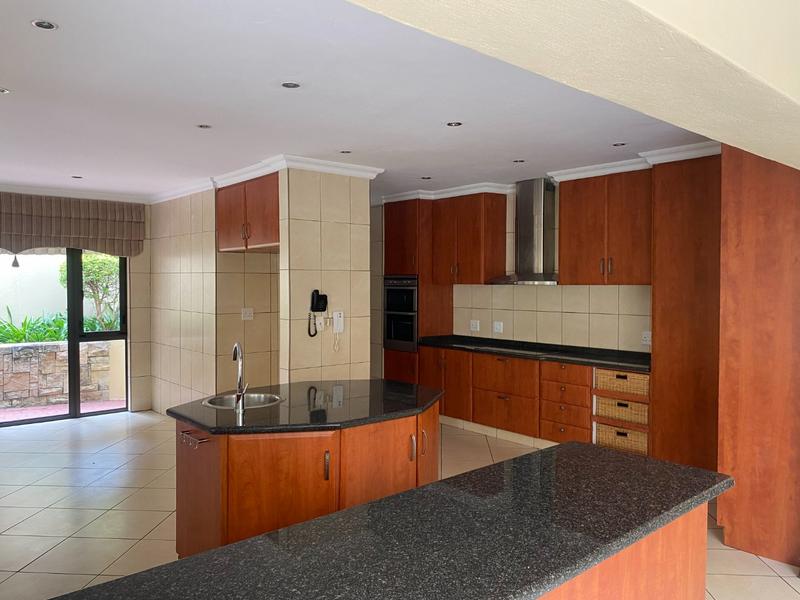 To Let 7 Bedroom Property for Rent in Dainfern Golf Estate Gauteng