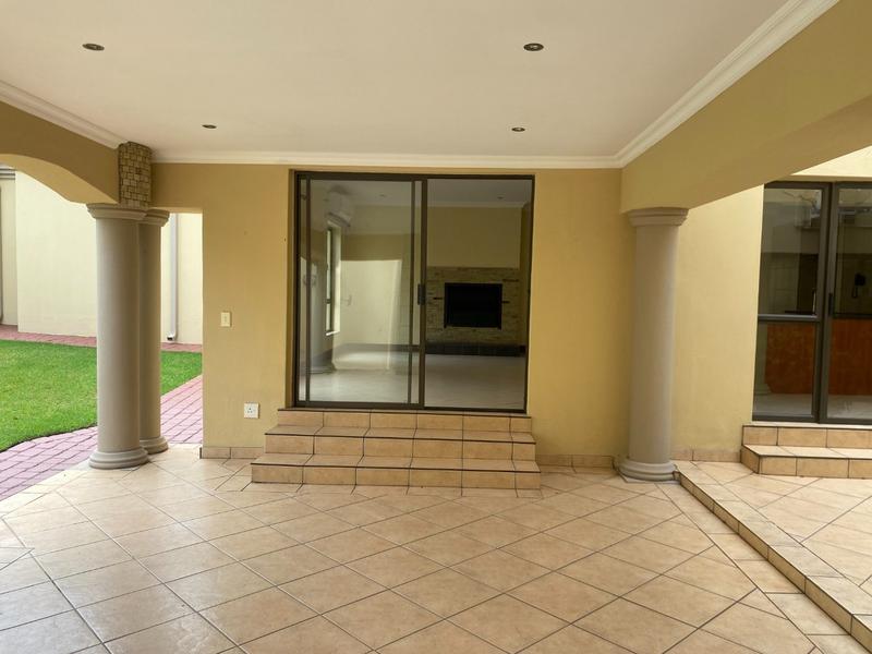 To Let 7 Bedroom Property for Rent in Dainfern Golf Estate Gauteng