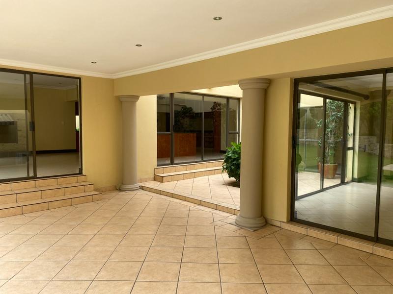 To Let 7 Bedroom Property for Rent in Dainfern Golf Estate Gauteng