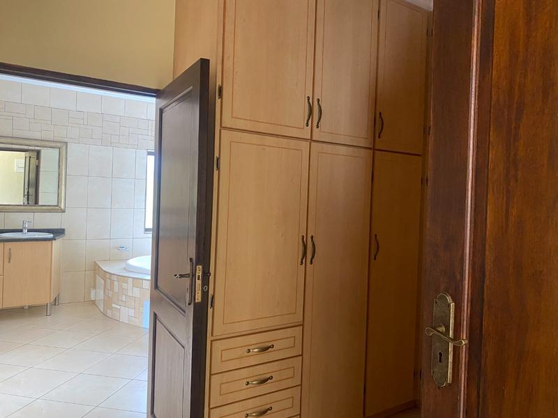 To Let 7 Bedroom Property for Rent in Dainfern Golf Estate Gauteng