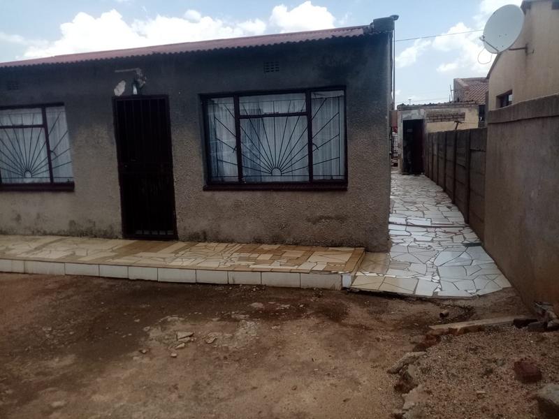 4 Bedroom Property for Sale in Twala Gauteng