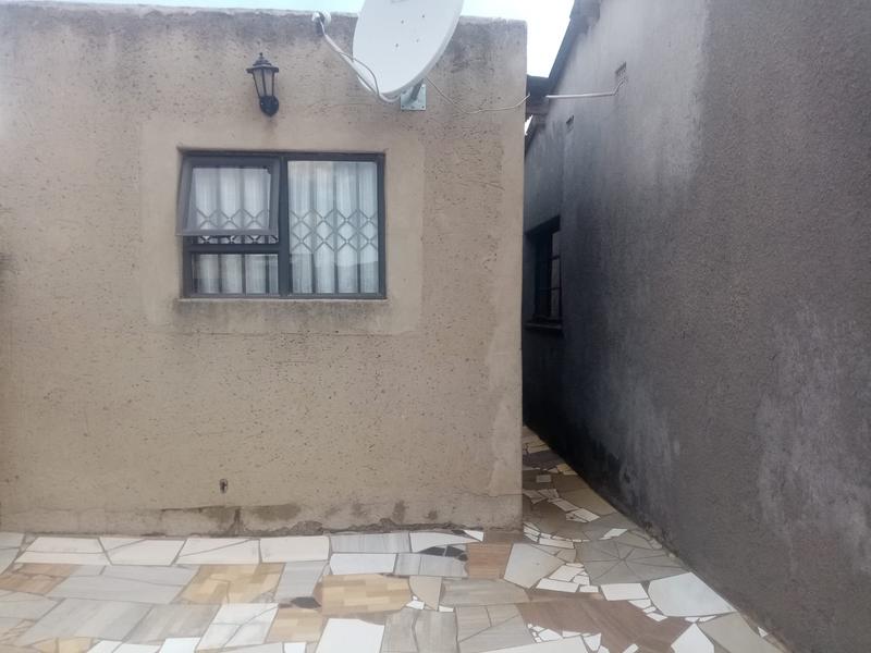 4 Bedroom Property for Sale in Twala Gauteng