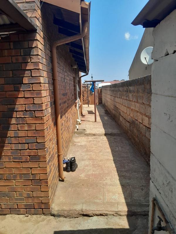 3 Bedroom Property for Sale in Thokoza Ext 2 Gauteng