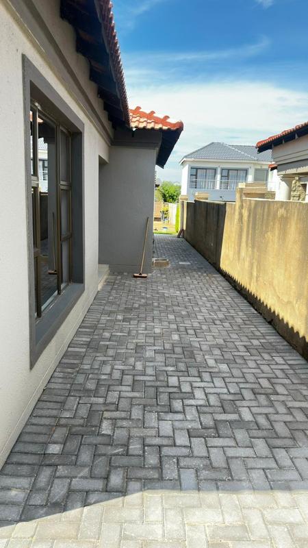 3 Bedroom Property for Sale in The Orchards Gauteng