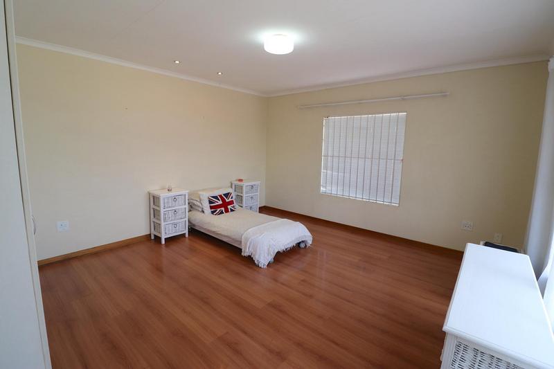 To Let 2 Bedroom Property for Rent in Linden Gauteng