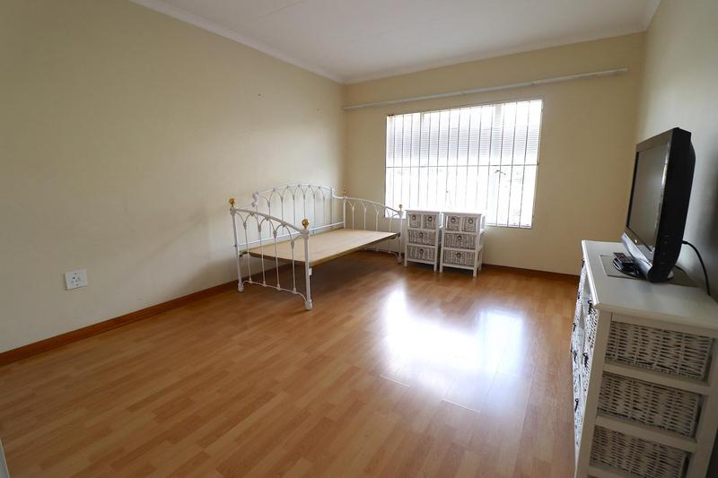 To Let 2 Bedroom Property for Rent in Linden Gauteng