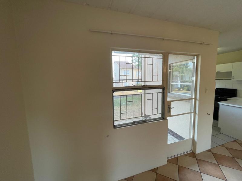To Let 2 Bedroom Property for Rent in Pomona Gauteng