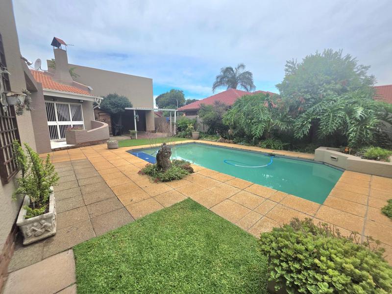 5 Bedroom Property for Sale in Sunward Park Gauteng