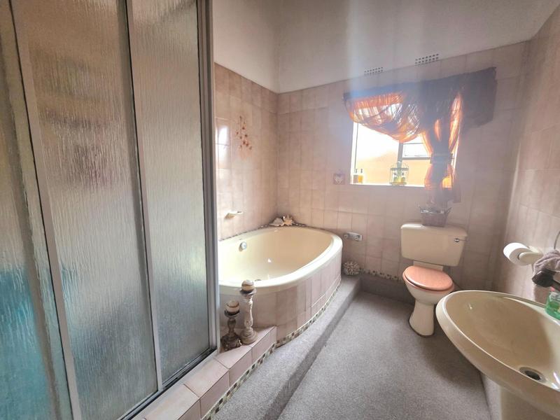 5 Bedroom Property for Sale in Sunward Park Gauteng