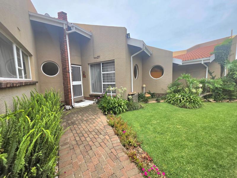5 Bedroom Property for Sale in Sunward Park Gauteng