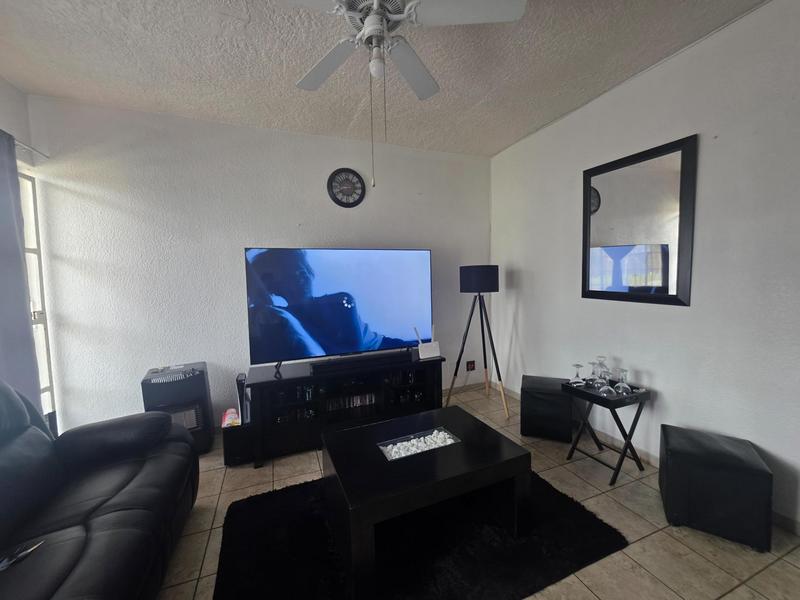 2 Bedroom Property for Sale in Cruywagenpark Gauteng