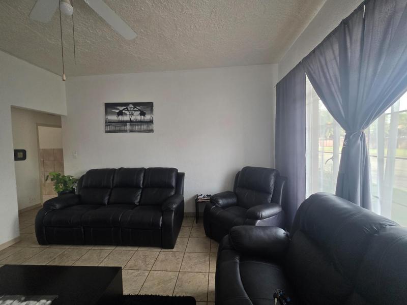 2 Bedroom Property for Sale in Cruywagenpark Gauteng