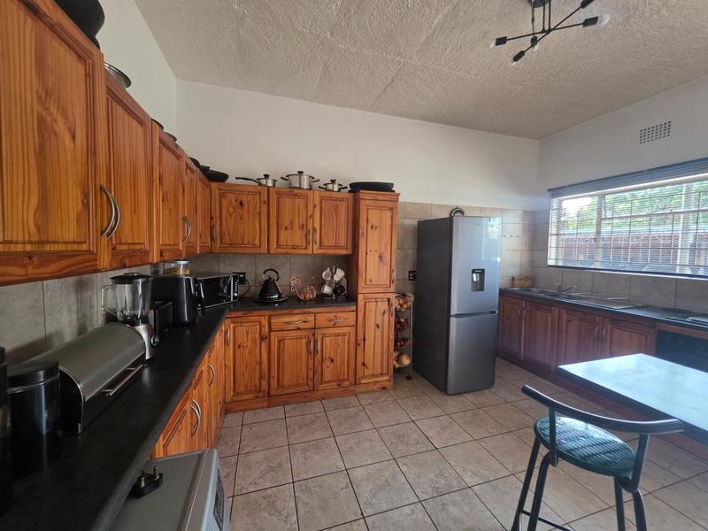 2 Bedroom Property for Sale in Cruywagenpark Gauteng