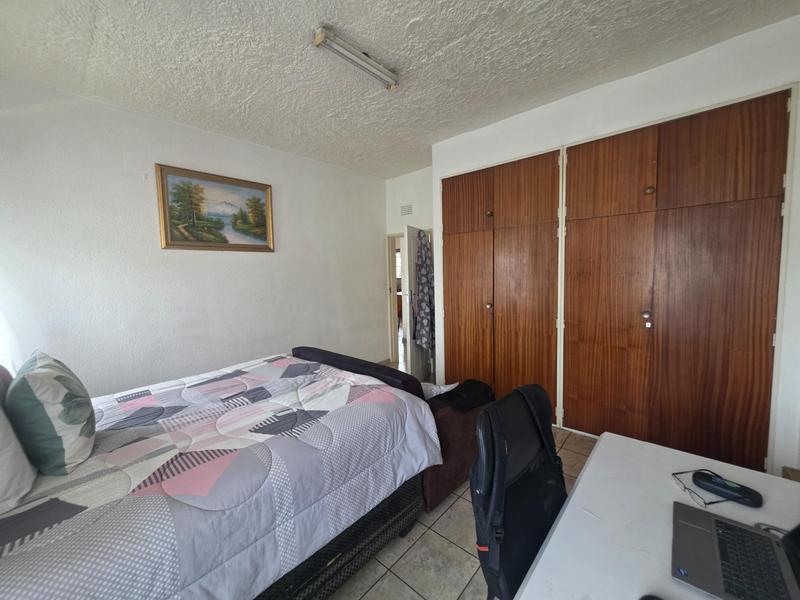 2 Bedroom Property for Sale in Cruywagenpark Gauteng