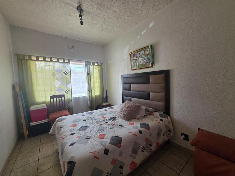 2 Bedroom Property for Sale in Cruywagenpark Gauteng