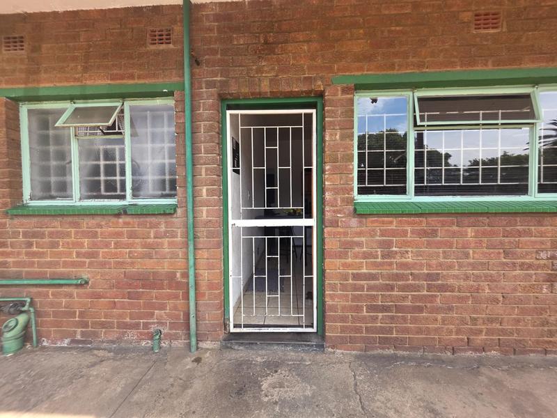 2 Bedroom Property for Sale in Cruywagenpark Gauteng