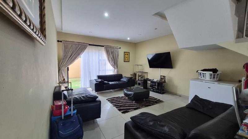 3 Bedroom Property for Sale in Raslouw Gardens Gauteng