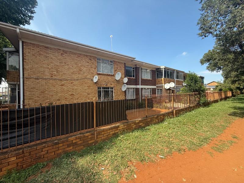 2 Bedroom Property for Sale in Vanderbijlpark Cw 6 Gauteng